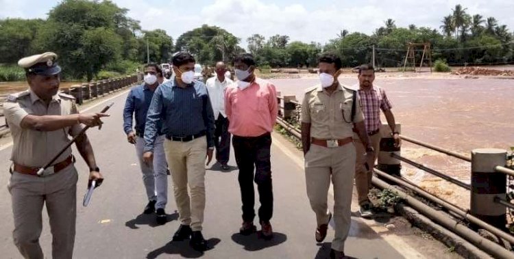 ಪ್ರವಾಹ ಬಾಧಿತ ಪ್ರದೇಶಗಳಿಗೆ ಡಿಸಿ ರಾಜೇಂದ್ರ ಭೇಟಿ