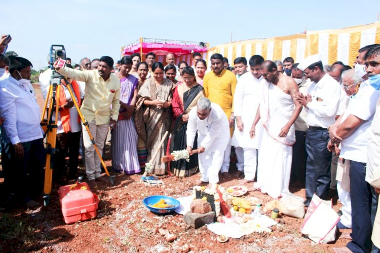 ನವನಗರ ಮೂರನೇ ಯುನಿಟ್ ಕಾಮಗಾರಿಗೆ ಶಾಸಕ ಡಾ.ಚರಂತಿಮಠ ಚಾಲನೆ