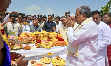 *ಕೃಷ್ಣೆಯ ಜಲದಿಗೆ ಸಿಎಂ, ಡಿಸಿಎಂ ಬಾಗಿನ ಅರ್ಪಣೆ